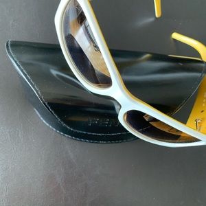 FENDI SUNGLASSES (CLASSIC)